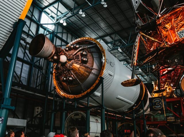 process-building-space-rocket-engine process-building-space-rocket-engine